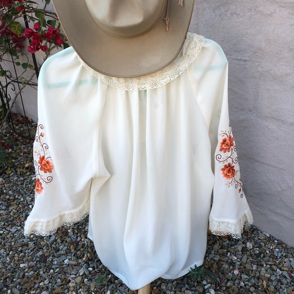 vintage (?) bohemian western Lace floral embroidered bell sleeve shirt - Picture 5 of 14